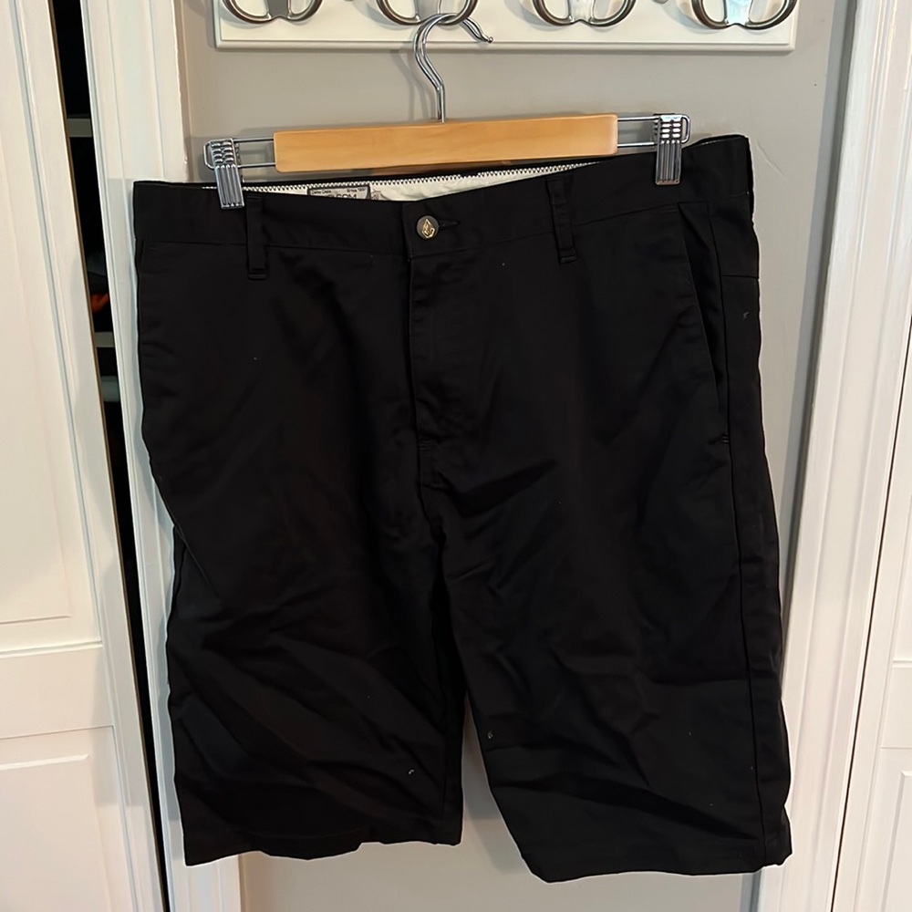 Black Khaki Shorts | Size 32